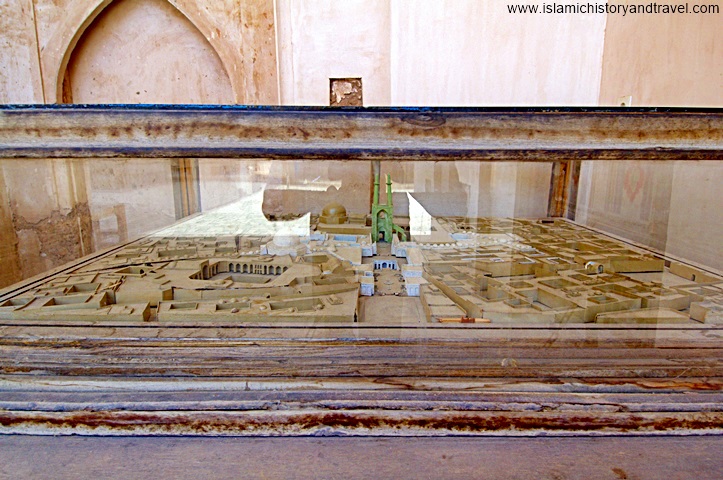 این مدل شهر یزد و برخی از بناهای معروف آن را نشان می دهد
